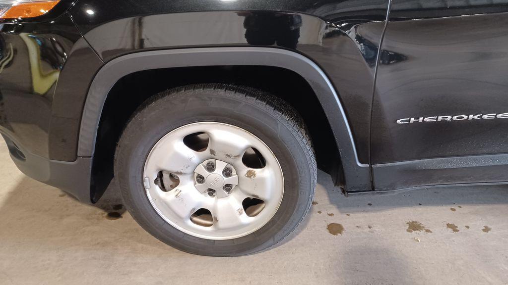 used 2016 Jeep Cherokee car, priced at $9,906