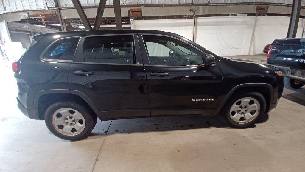 used 2016 Jeep Cherokee car, priced at $9,906