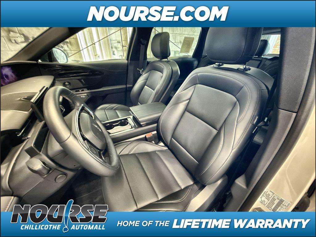 new 2025 Lincoln Nautilus car