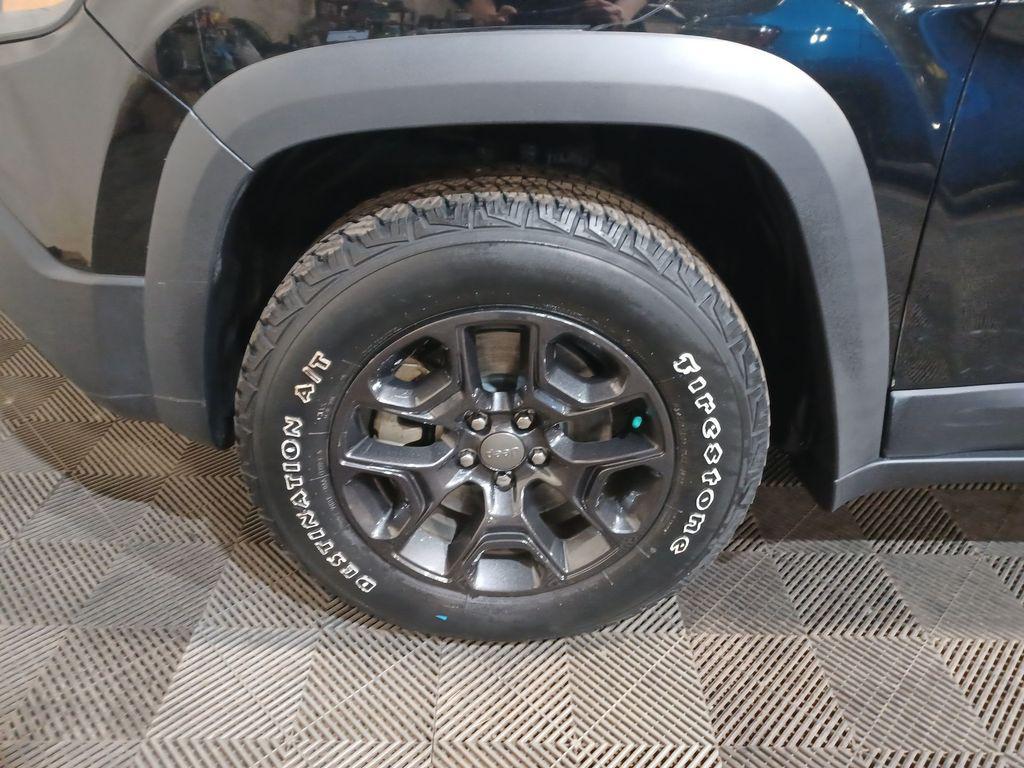 used 2022 Jeep Cherokee car, priced at $23,797