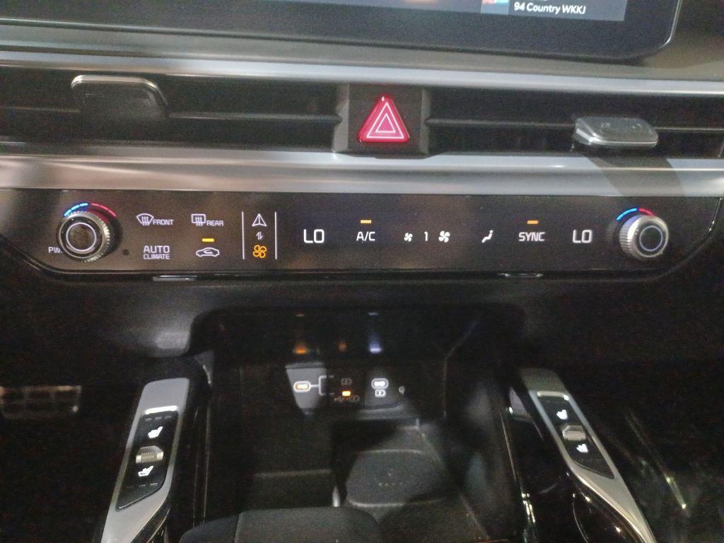 used 2024 Kia Sorento car, priced at $39,962