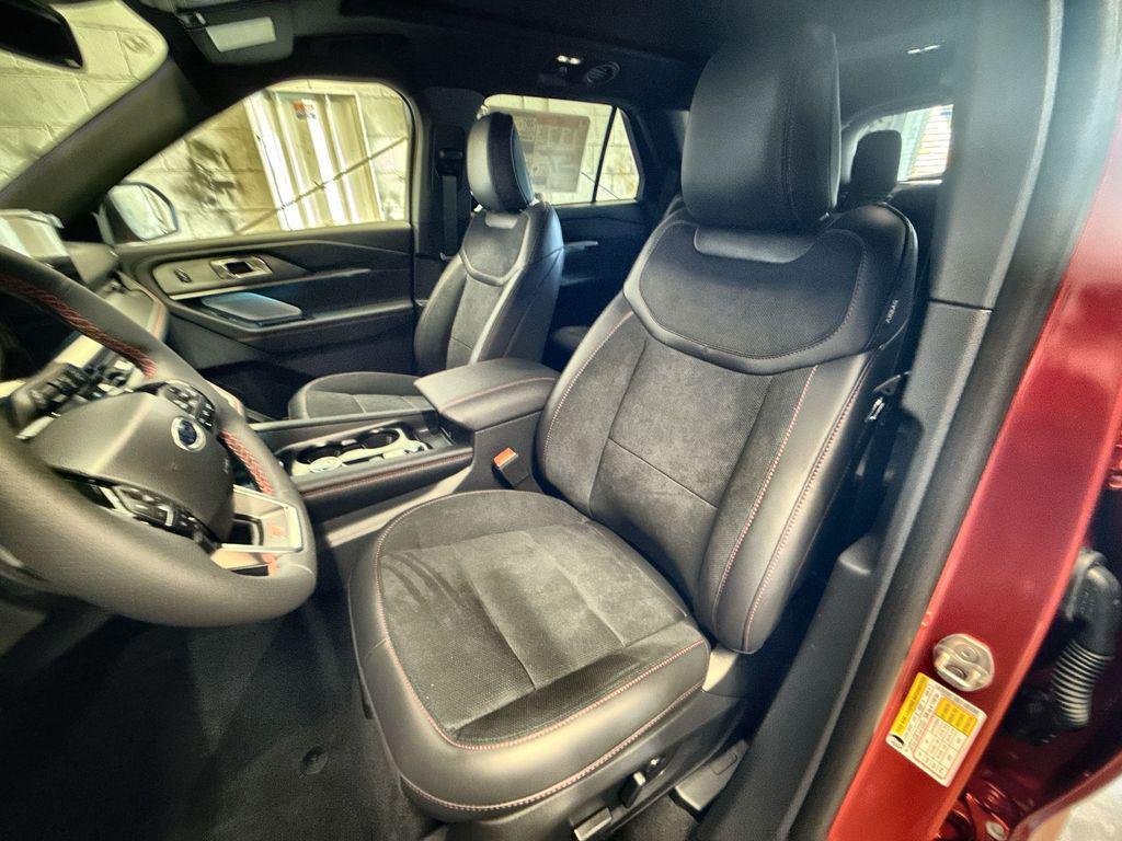 new 2025 Ford Explorer car