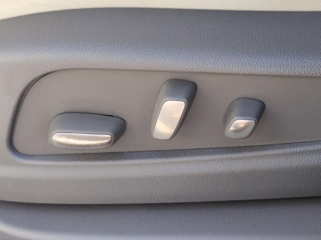 used 2024 Cadillac XT6 car, priced at $41,938