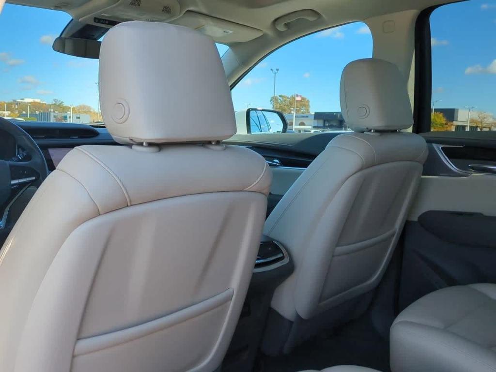used 2024 Cadillac XT6 car, priced at $41,938