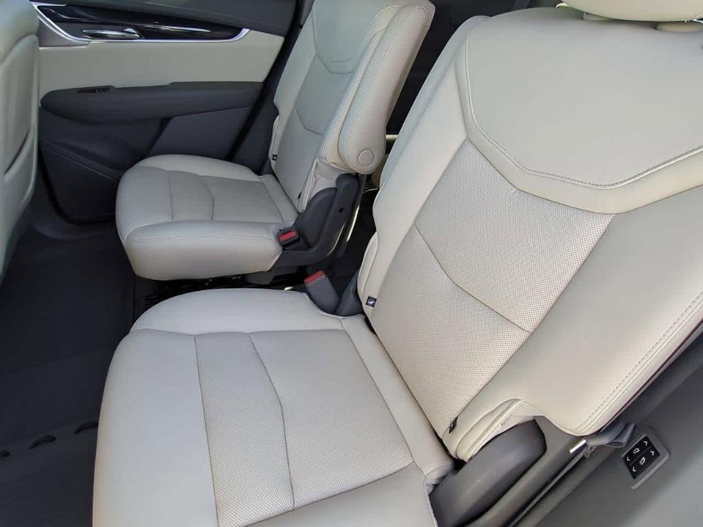 used 2024 Cadillac XT6 car, priced at $41,938