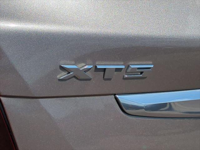 used 2022 Cadillac XT5 car, priced at $33,316
