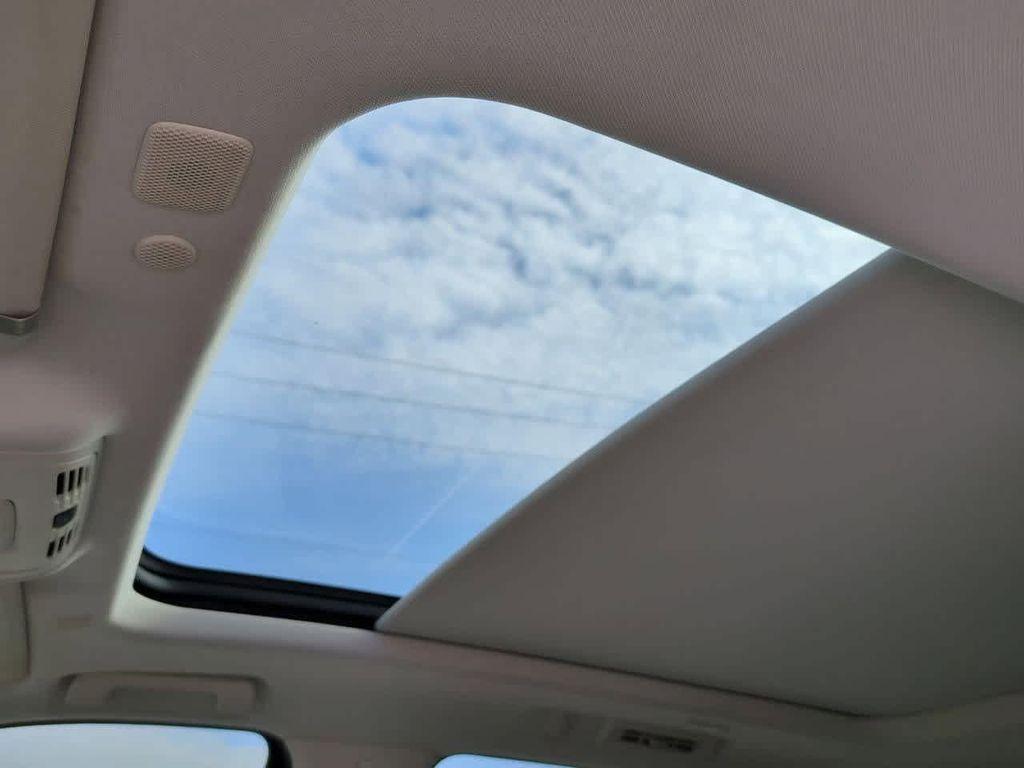 used 2021 GMC Yukon XL car, priced at $40,325