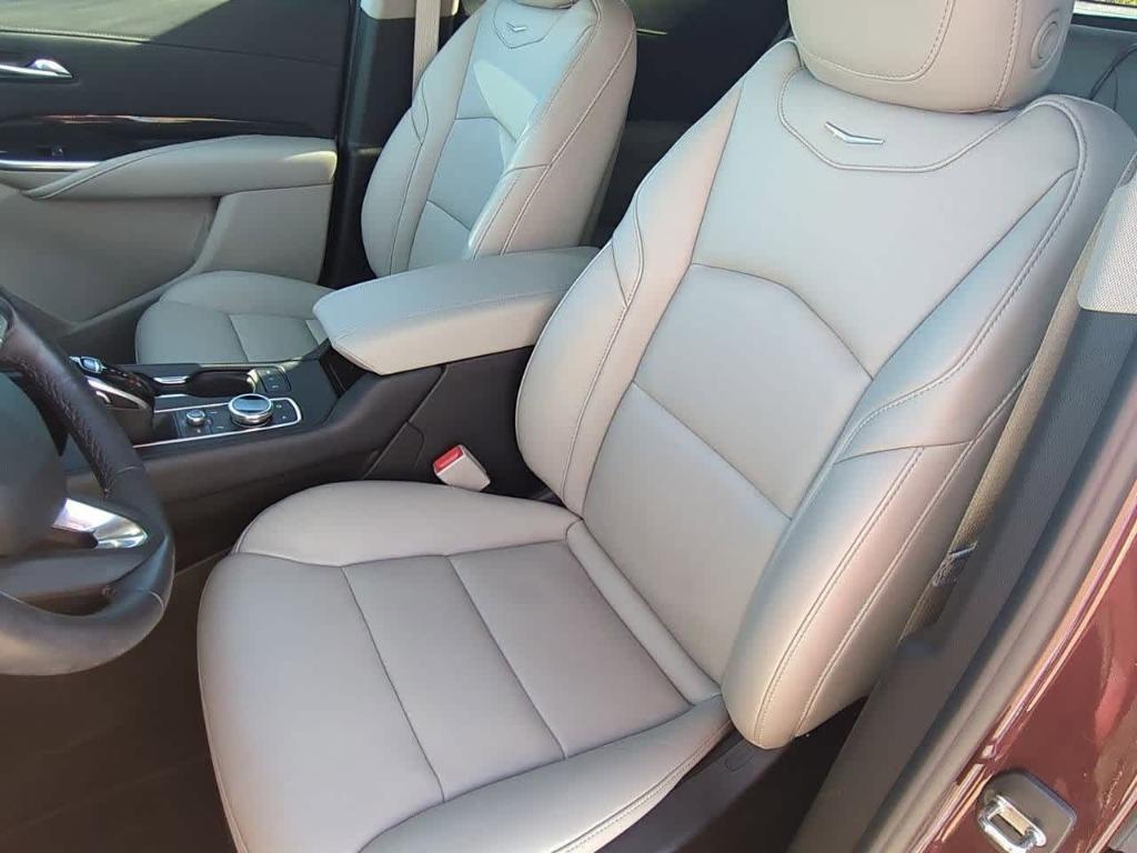 used 2023 Cadillac XT4 car, priced at $29,133