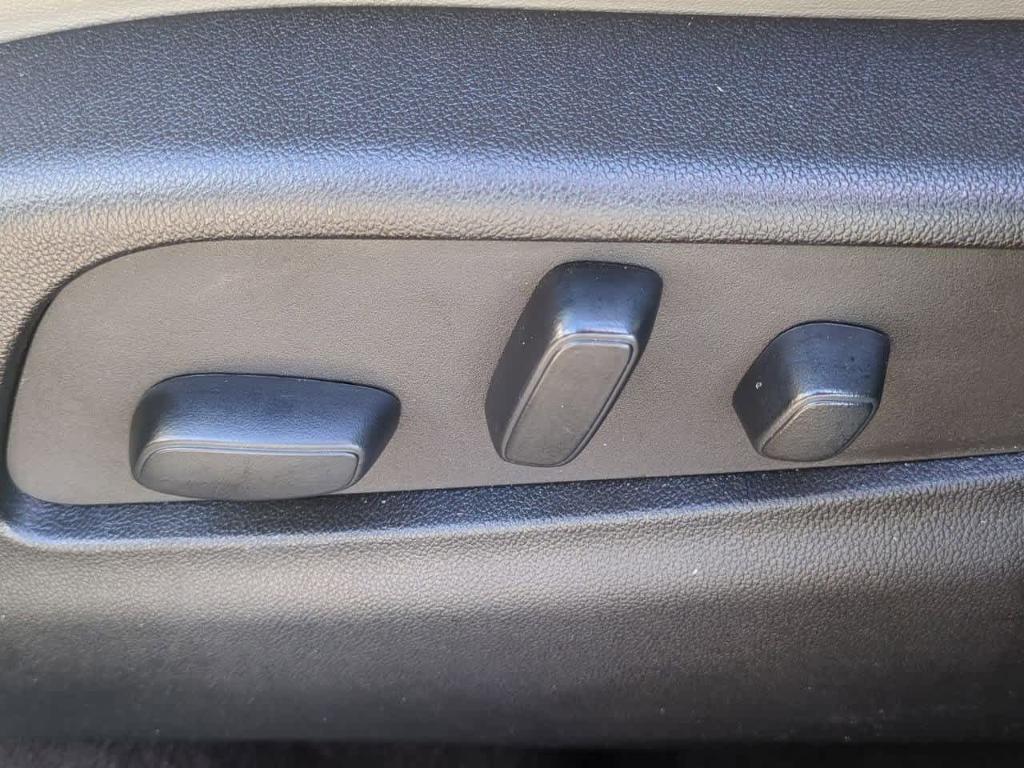 used 2023 Cadillac XT4 car, priced at $29,133