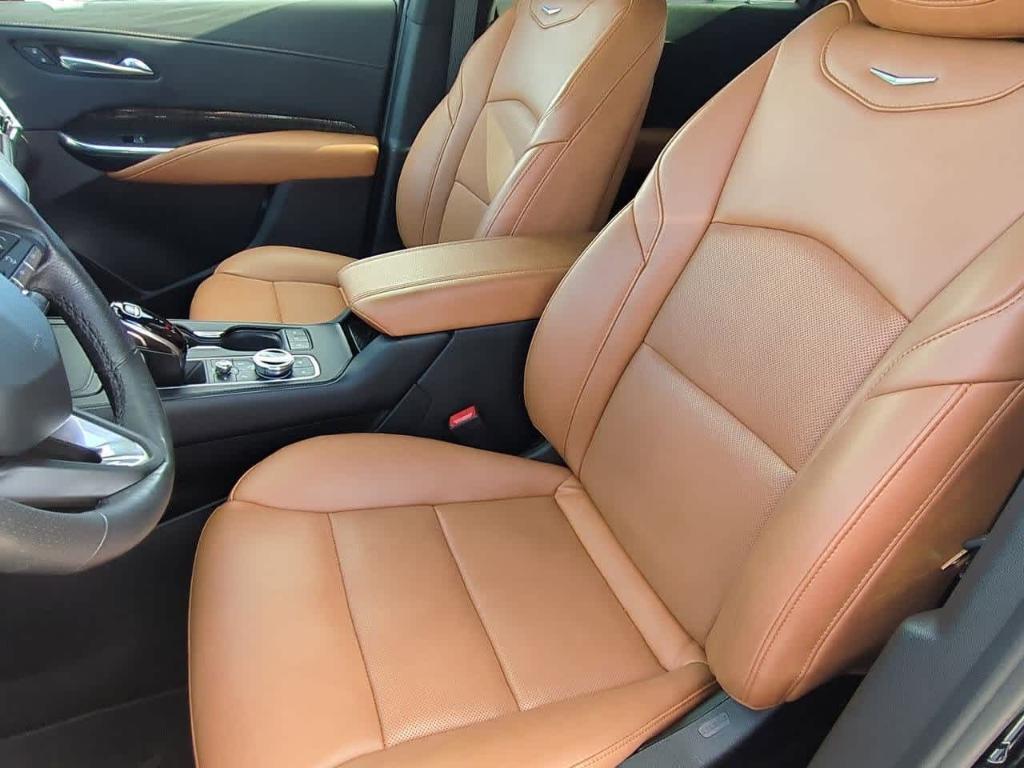 used 2023 Cadillac XT4 car, priced at $29,998
