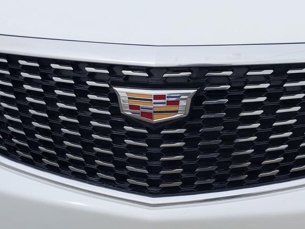 used 2022 Cadillac XT5 car, priced at $33,576