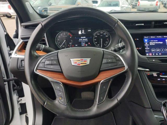 used 2022 Cadillac XT5 car, priced at $32,694