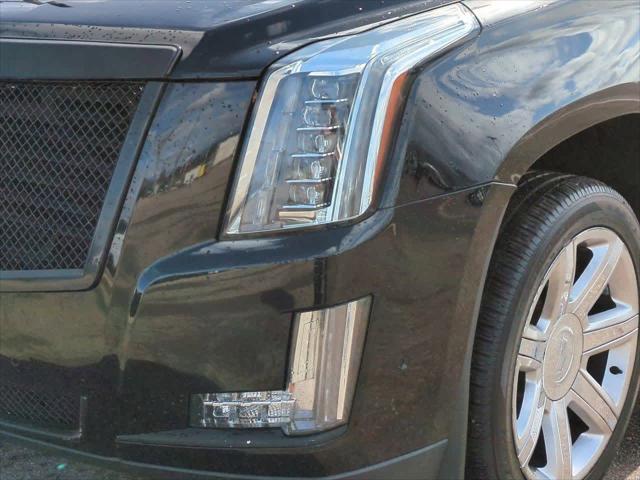 used 2019 Cadillac Escalade ESV car, priced at $36,255