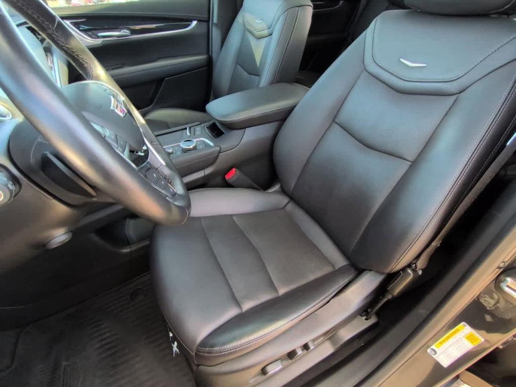 used 2023 Cadillac XT5 car, priced at $31,929