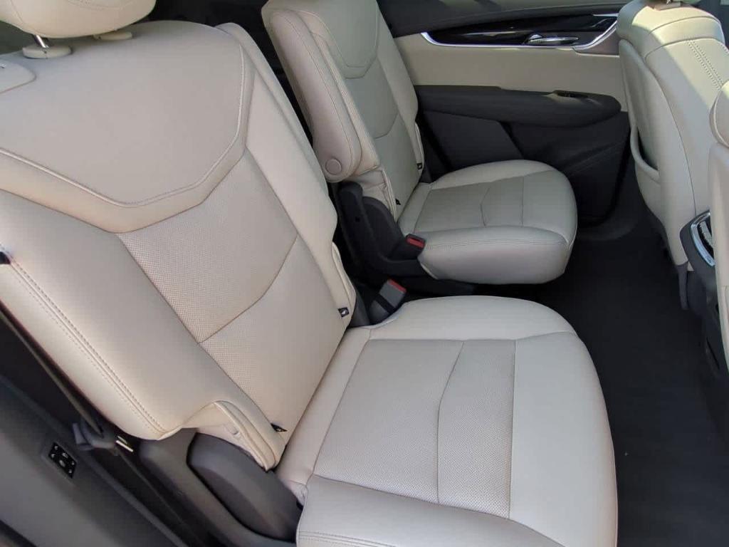 used 2023 Cadillac XT6 car, priced at $32,664