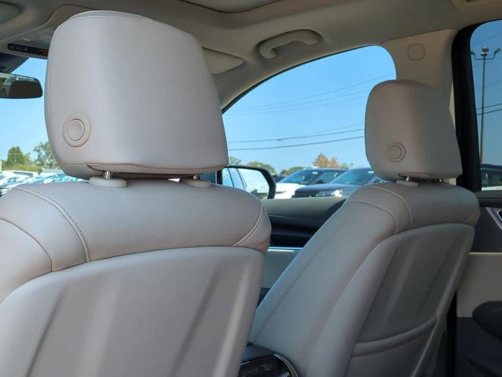 used 2023 Cadillac XT6 car, priced at $32,664