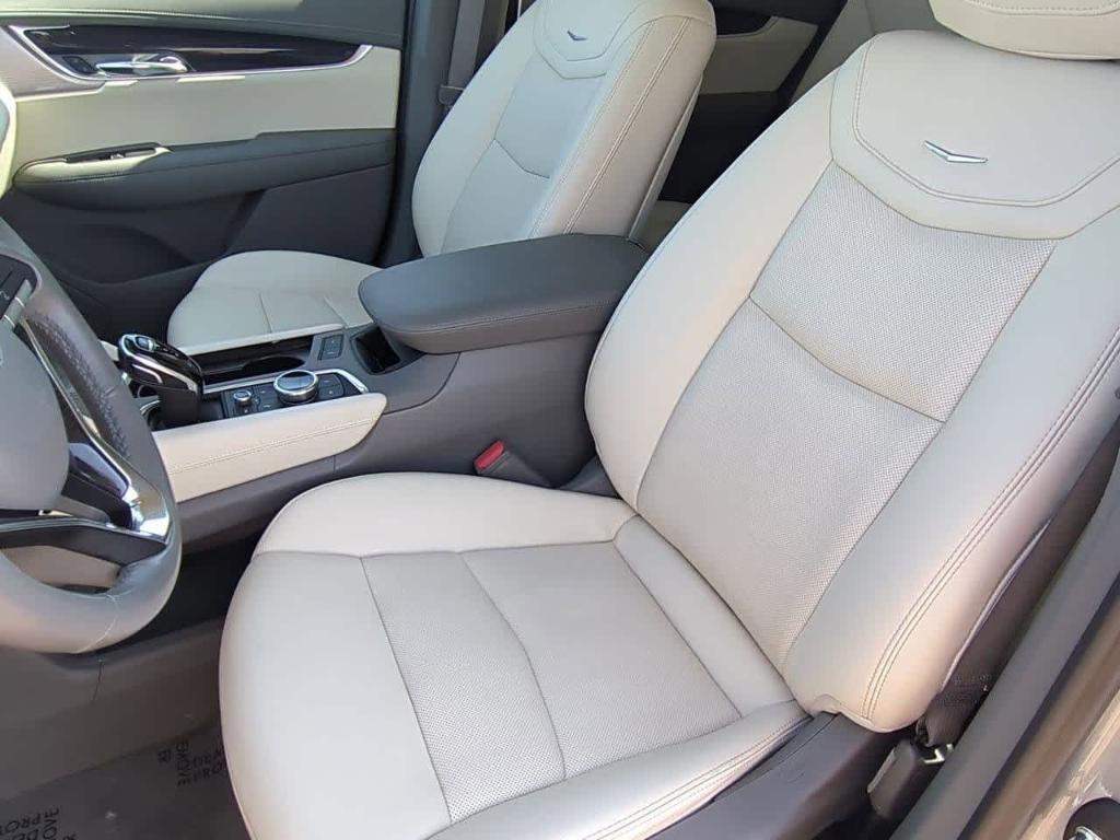 used 2023 Cadillac XT6 car, priced at $32,664