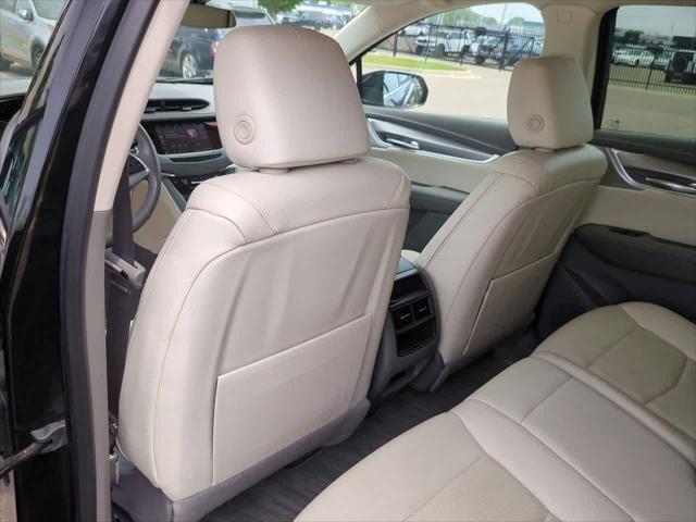 used 2022 Cadillac XT5 car, priced at $30,830