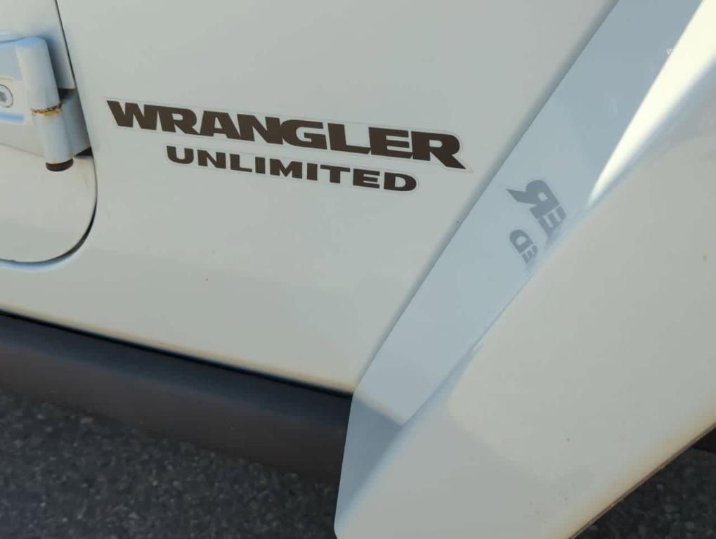 used 2015 Jeep Wrangler Unlimited car, priced at $24,223
