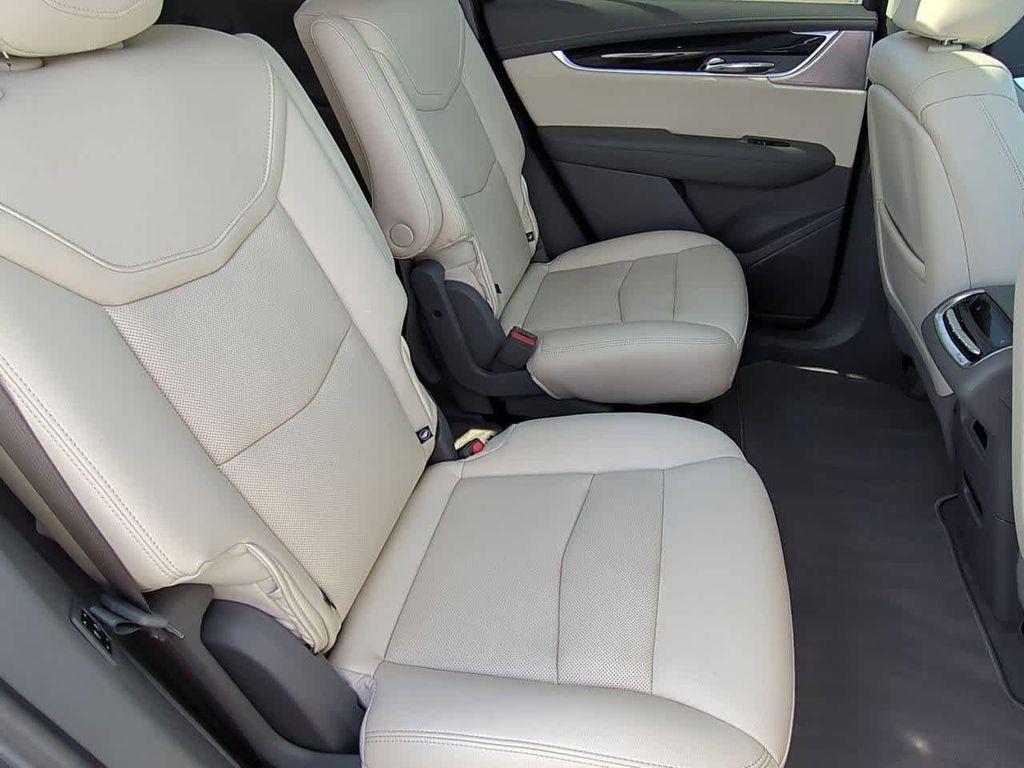 used 2023 Cadillac XT6 car, priced at $35,187