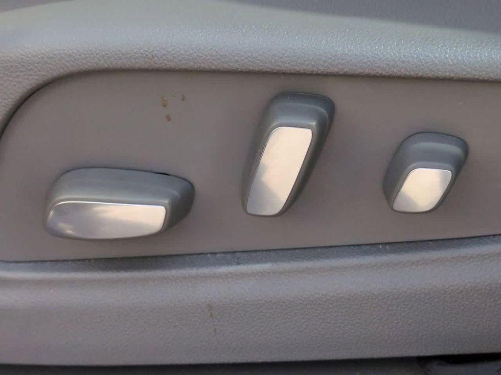 used 2023 Cadillac XT6 car, priced at $35,187