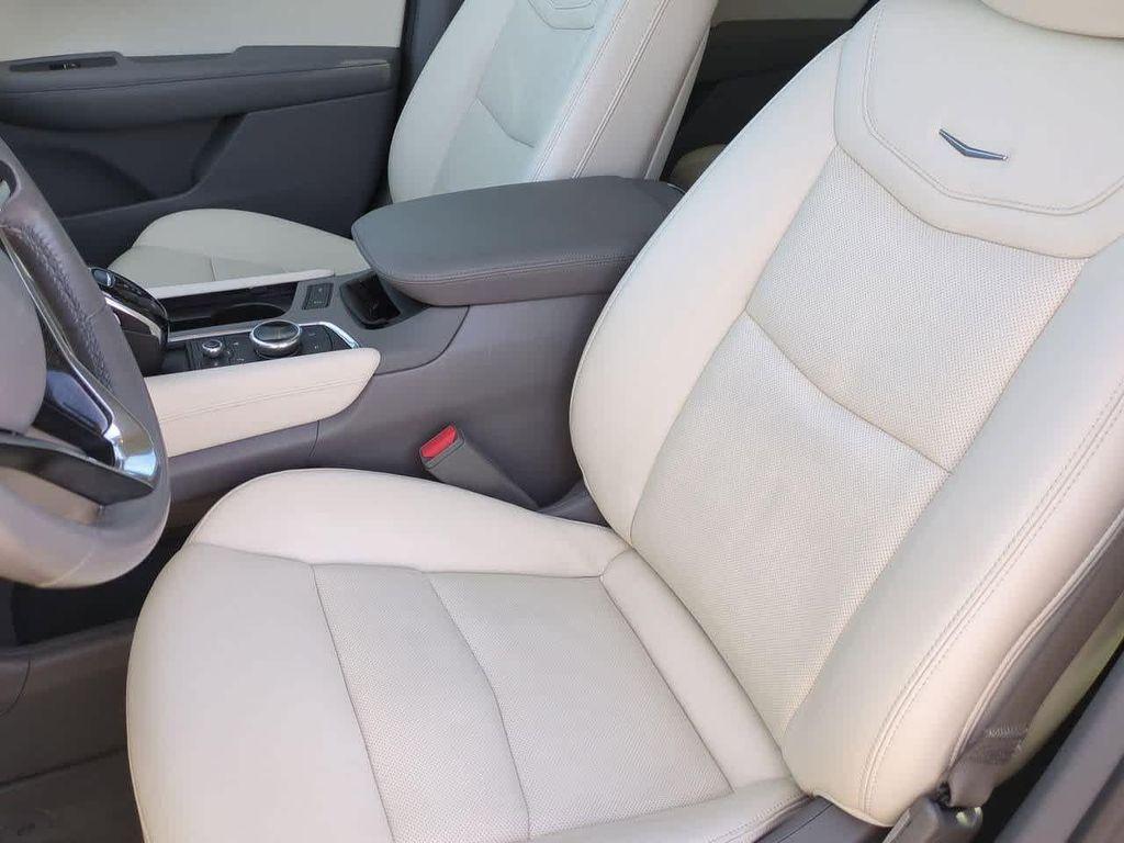 used 2023 Cadillac XT6 car, priced at $35,187