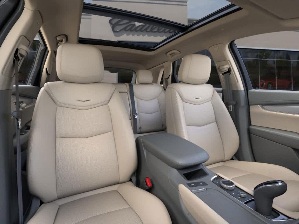 new 2025 Cadillac XT5 car, priced at $50,221
