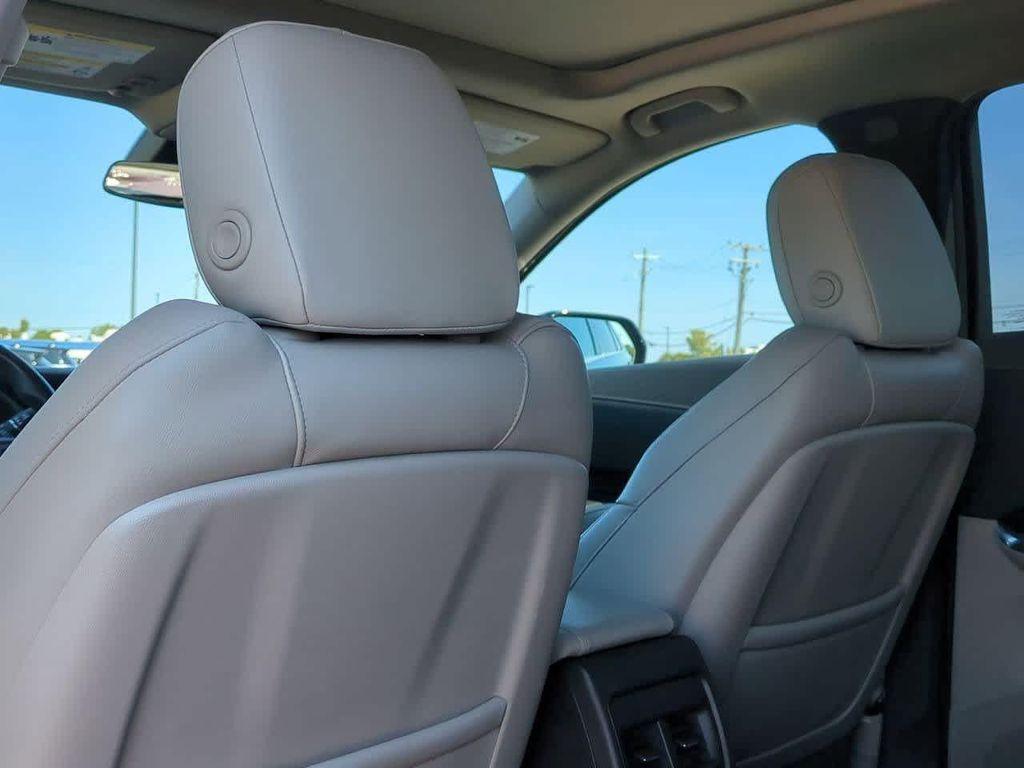 used 2022 Cadillac XT4 car, priced at $25,224