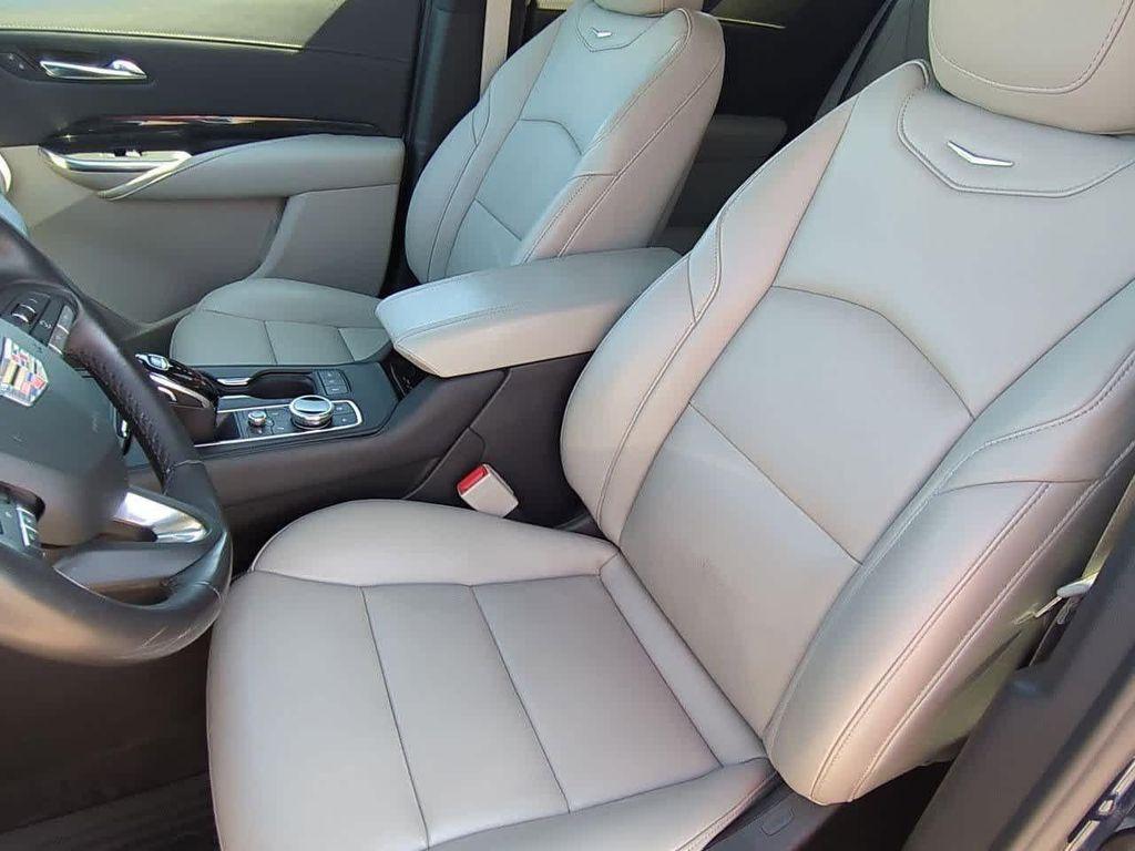 used 2022 Cadillac XT4 car, priced at $25,224