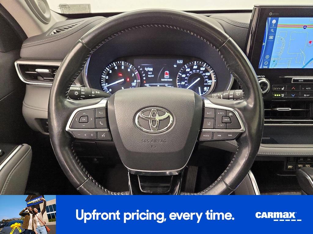 used 2020 Toyota Highlander car, priced at $34,998