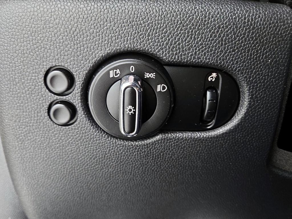 used 2021 MINI Hardtop car, priced at $27,998