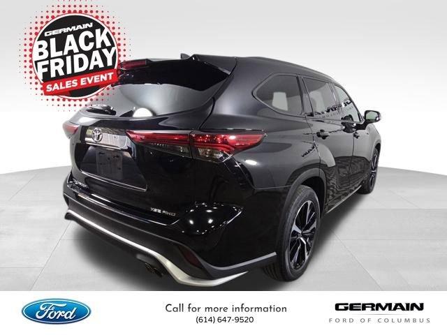 used 2022 Toyota Highlander car, priced at $36,534