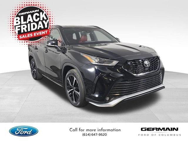 used 2022 Toyota Highlander car, priced at $36,534