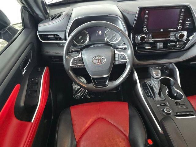 used 2022 Toyota Highlander car, priced at $36,534