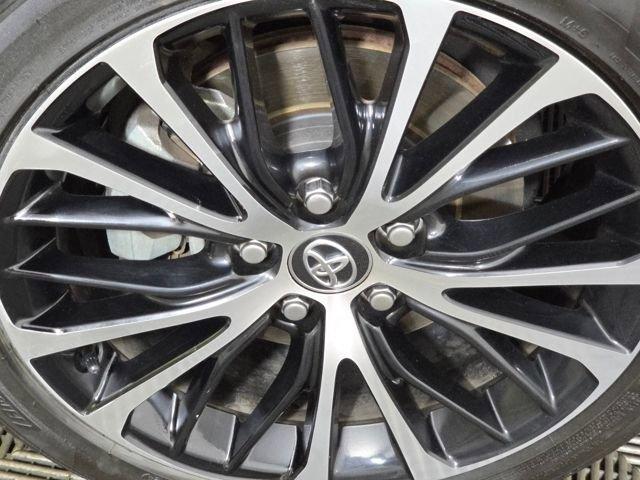 used 2020 Toyota Camry Hybrid car, priced at $22,945