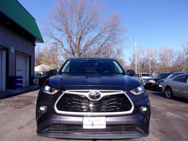 used 2021 Toyota Highlander car, priced at $33,495