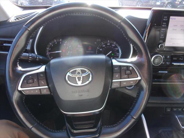 used 2021 Toyota Highlander car, priced at $33,495