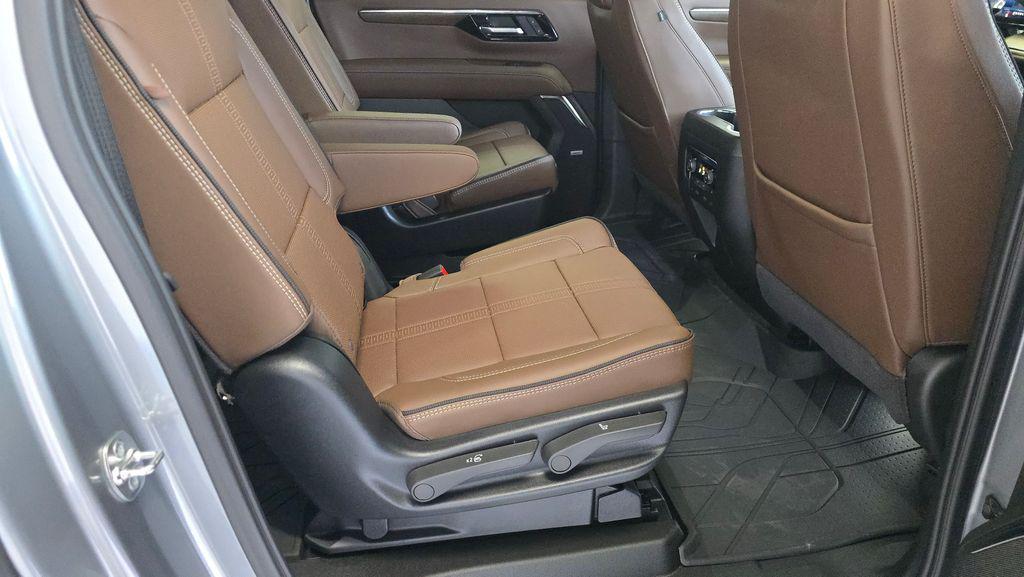 new 2025 Chevrolet Suburban car, priced at $91,126