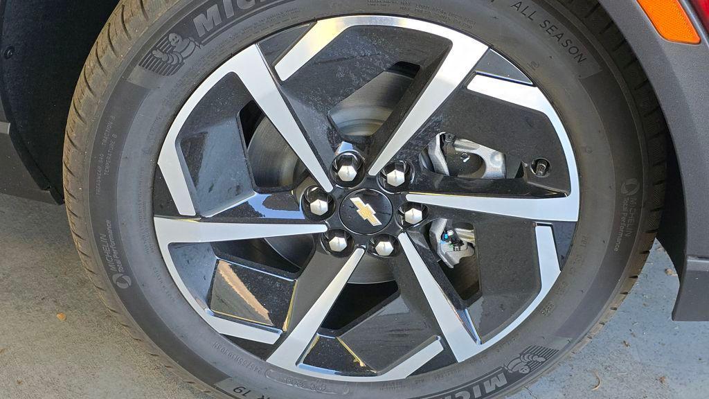 new 2026 Chevrolet Equinox EV car, priced at $33,604