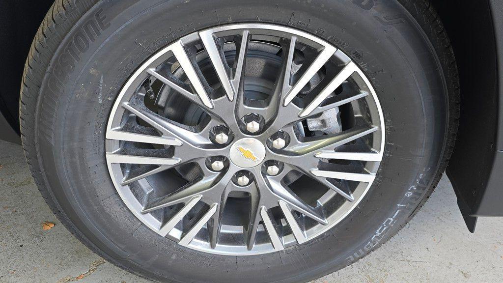 new 2026 Chevrolet Traverse car, priced at $43,943