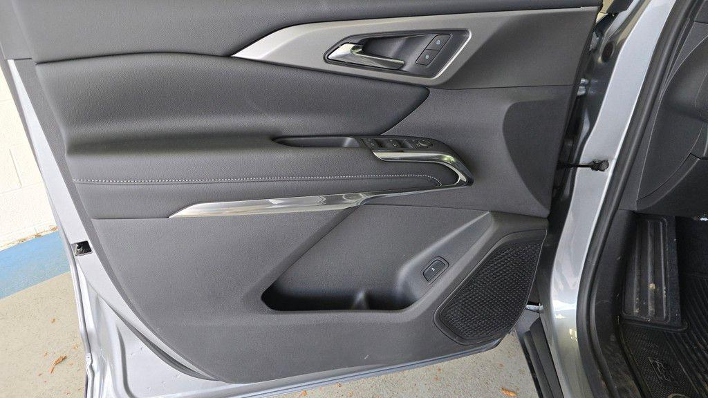 new 2026 Chevrolet Traverse car, priced at $43,943