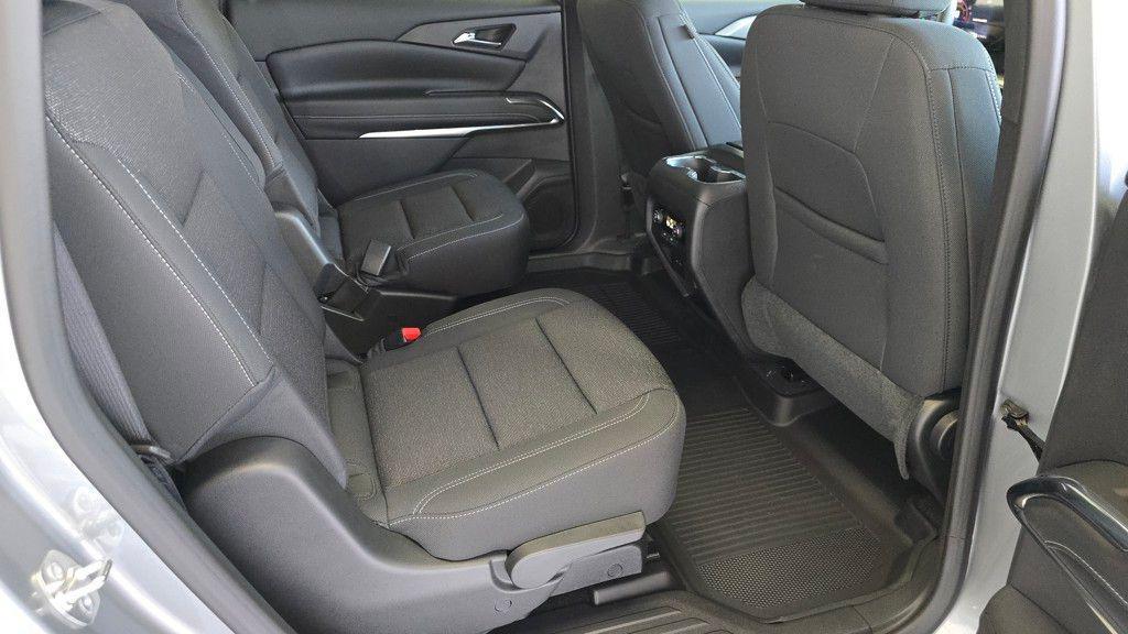 new 2026 Chevrolet Traverse car, priced at $43,943