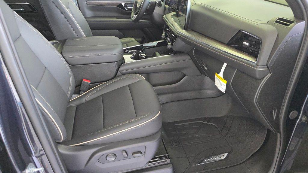 new 2025 Chevrolet Suburban car, priced at $79,749