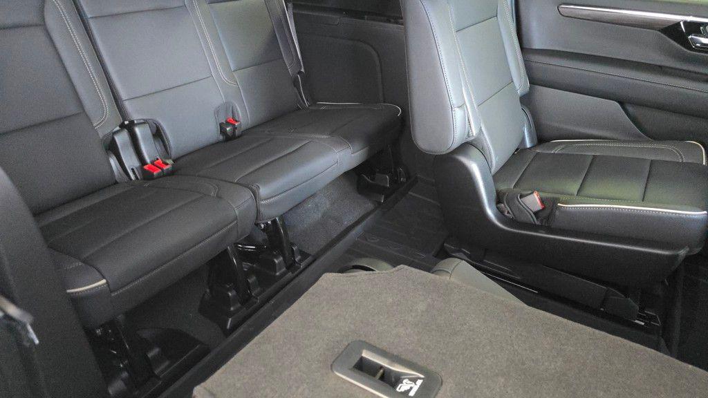 new 2025 Chevrolet Suburban car, priced at $79,749
