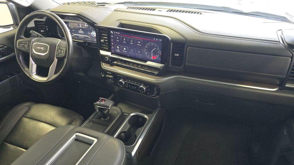 used 2022 GMC Sierra 1500 car, priced at $38,825