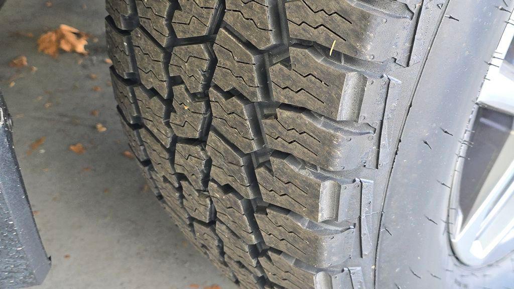 used 2022 GMC Sierra 1500 car, priced at $36,660