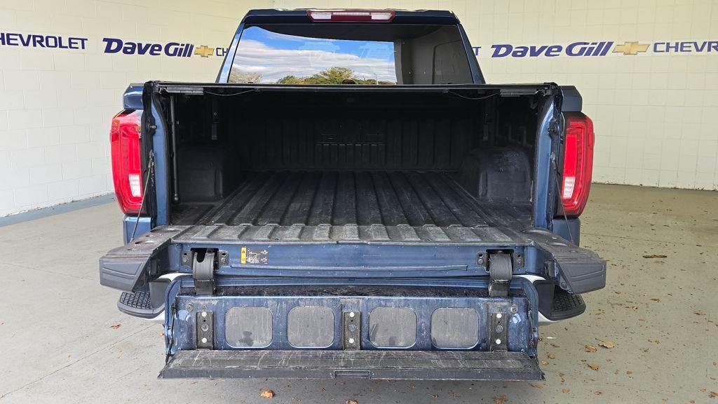 used 2022 GMC Sierra 1500 car, priced at $38,825
