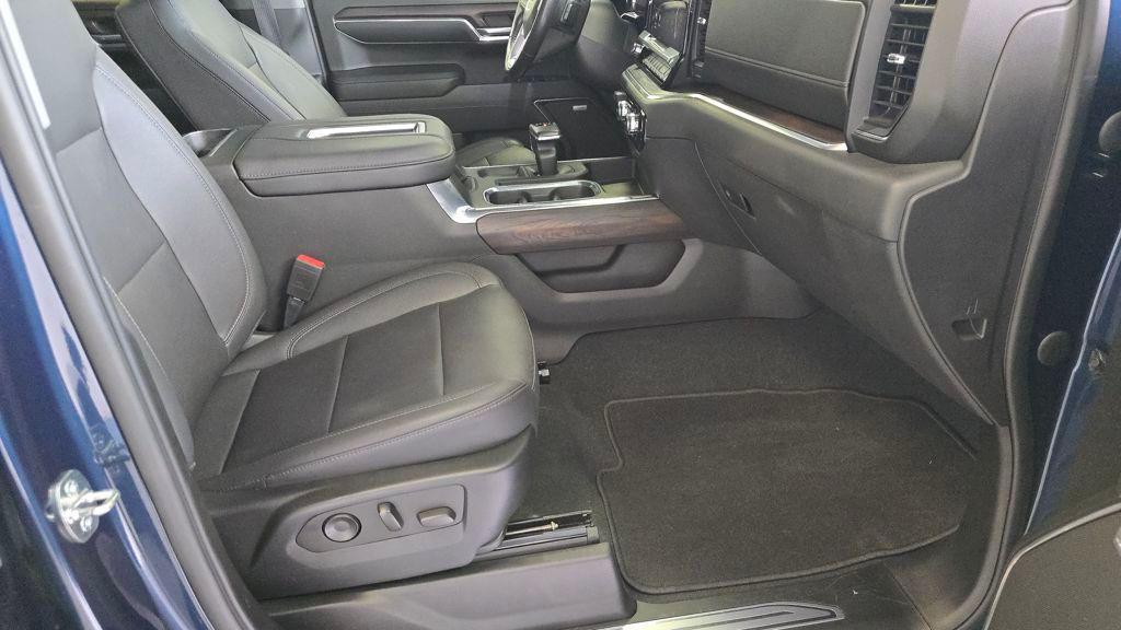 used 2022 GMC Sierra 1500 car, priced at $38,825