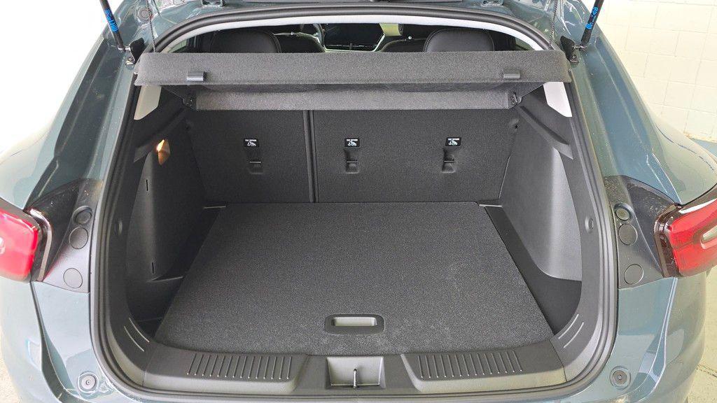 new 2025 Chevrolet Trax car, priced at $25,610