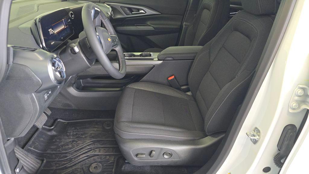 new 2026 Chevrolet Equinox EV car, priced at $33,159